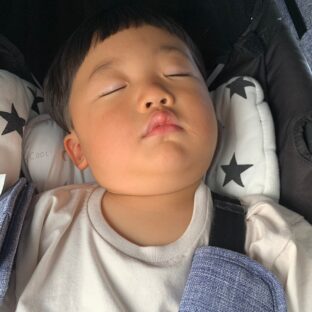 ネントレママ安心‼︎ネントレ中にも外でお昼寝する方法〜室内編〜